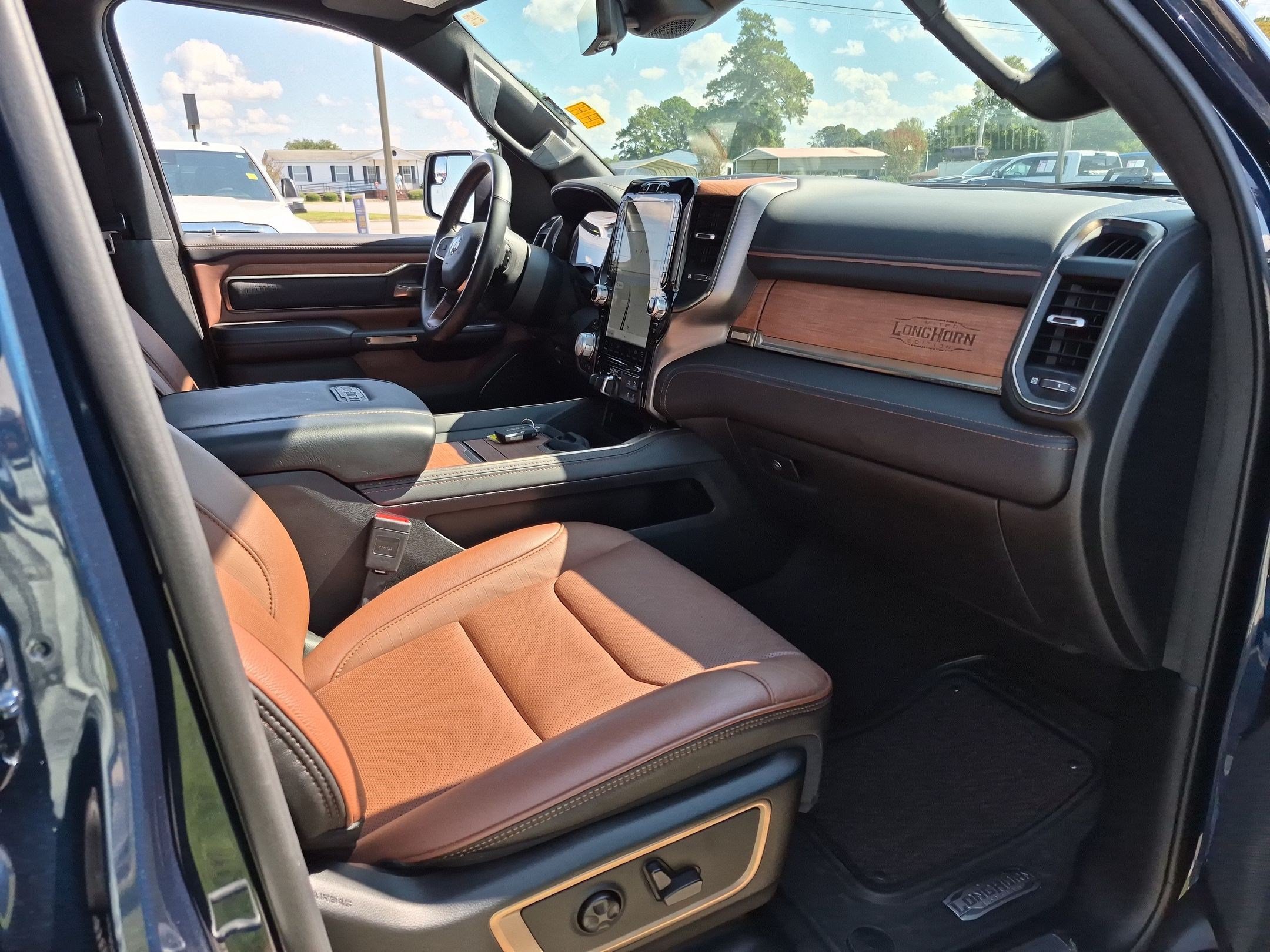 Used 2024 RAM 1500 Limited AWD/4WD image 25