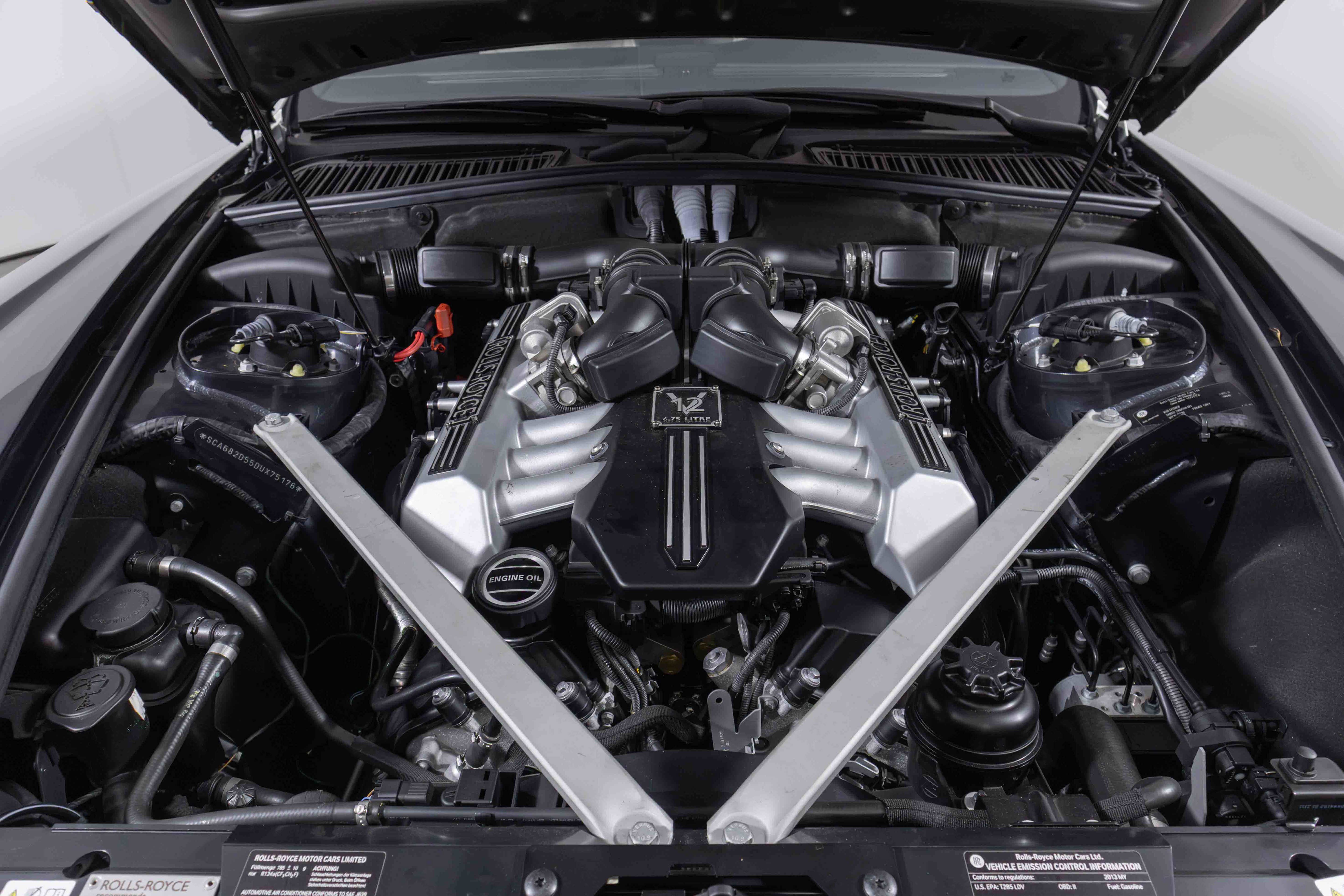 Used 2013 Rolls-Royce Phantom Drophead Coupe image 45