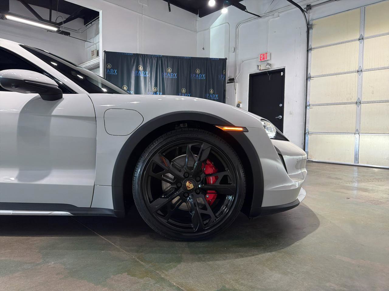 Used 2023 Porsche Taycan 4S w/ Premium Package image 10