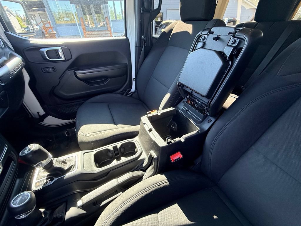 Used 2018 Jeep Wrangler Unlimited Sport AWD/4WD image 25