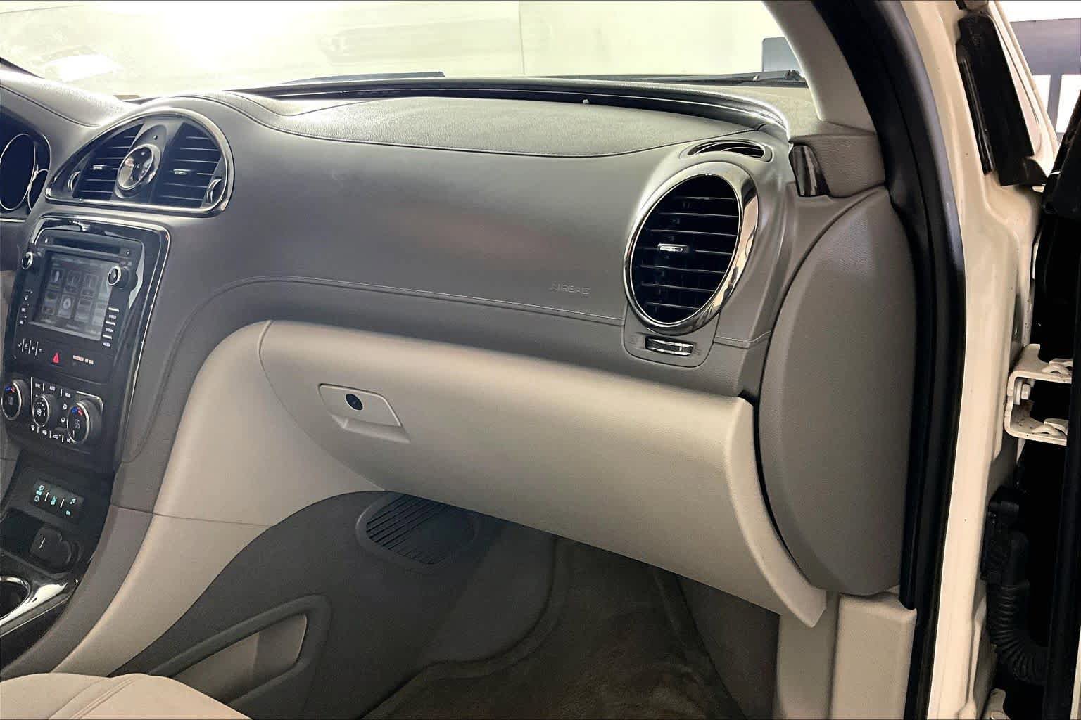 Used 2015 Buick Enclave Convenience image 16