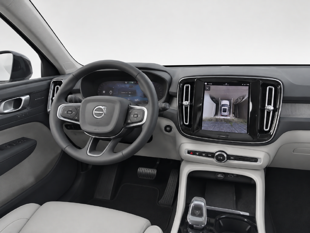Certified 2023 Volvo XC40 B4 Ultimate w/ Protection Package Premier FWD image 21