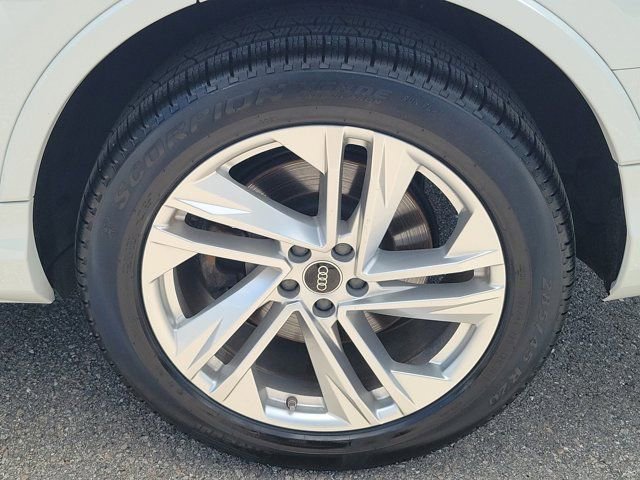 Certified 2023 Audi Q7 2.0T Premium w/ Convenience Package image 10