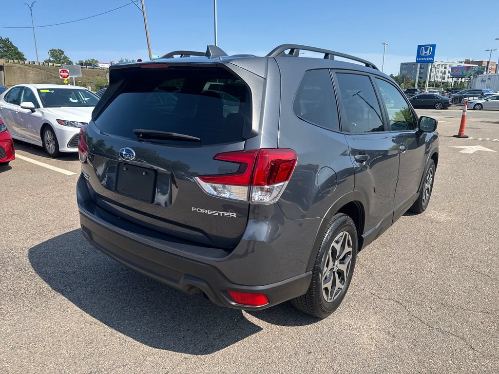 Used 2023 Subaru Forester Premium AWD/4WD image 8