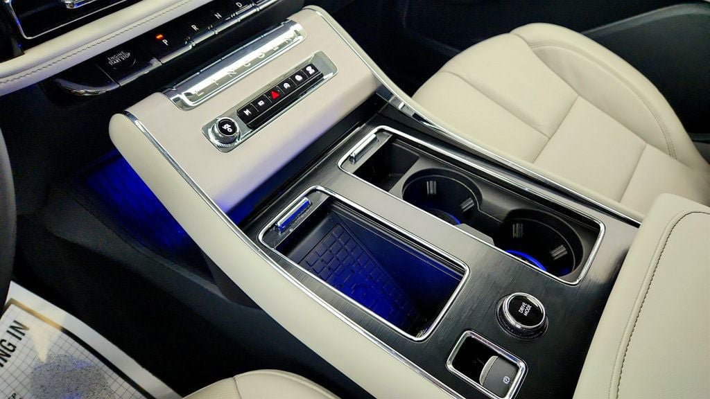 Used 2026 Lincoln Aviator Reserve AWD/4WD image 14