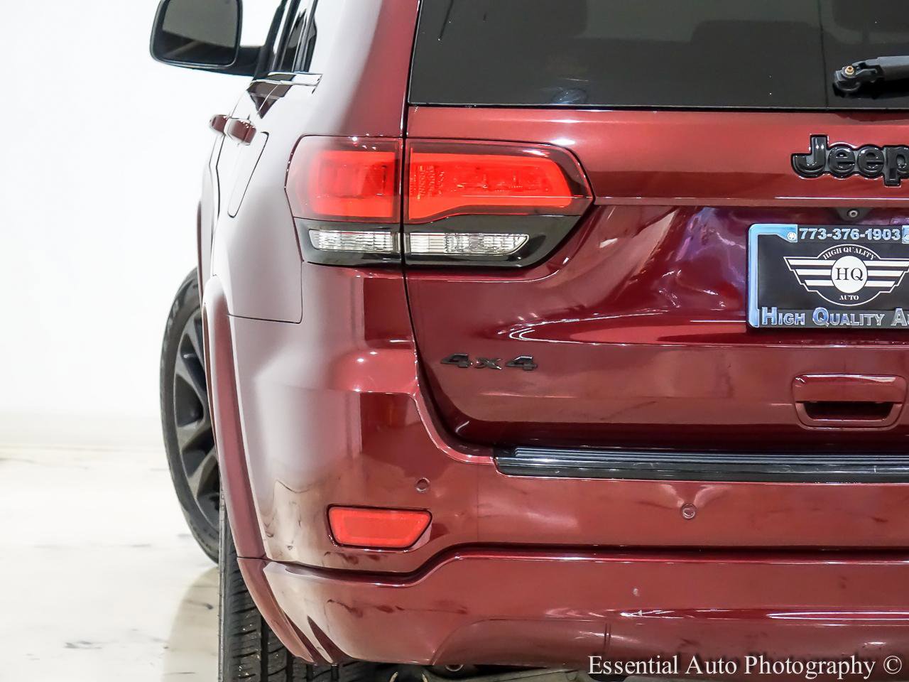 Used 2017 Jeep Grand Cherokee Altitude AWD/4WD image 8