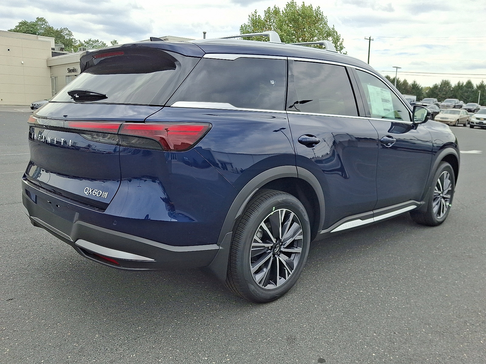 New 2026 INFINITI QX60 Luxe w/ Cargo Package image 4