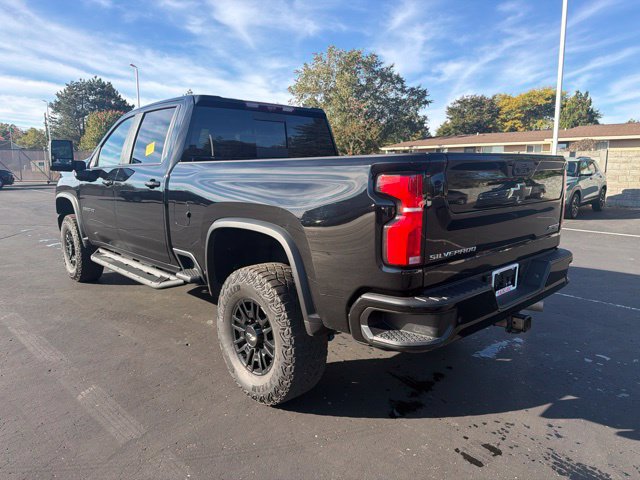 Used 2025 Chevrolet Silverado 2500 ZR2 w/ Technology Package AWD/4WD image 11