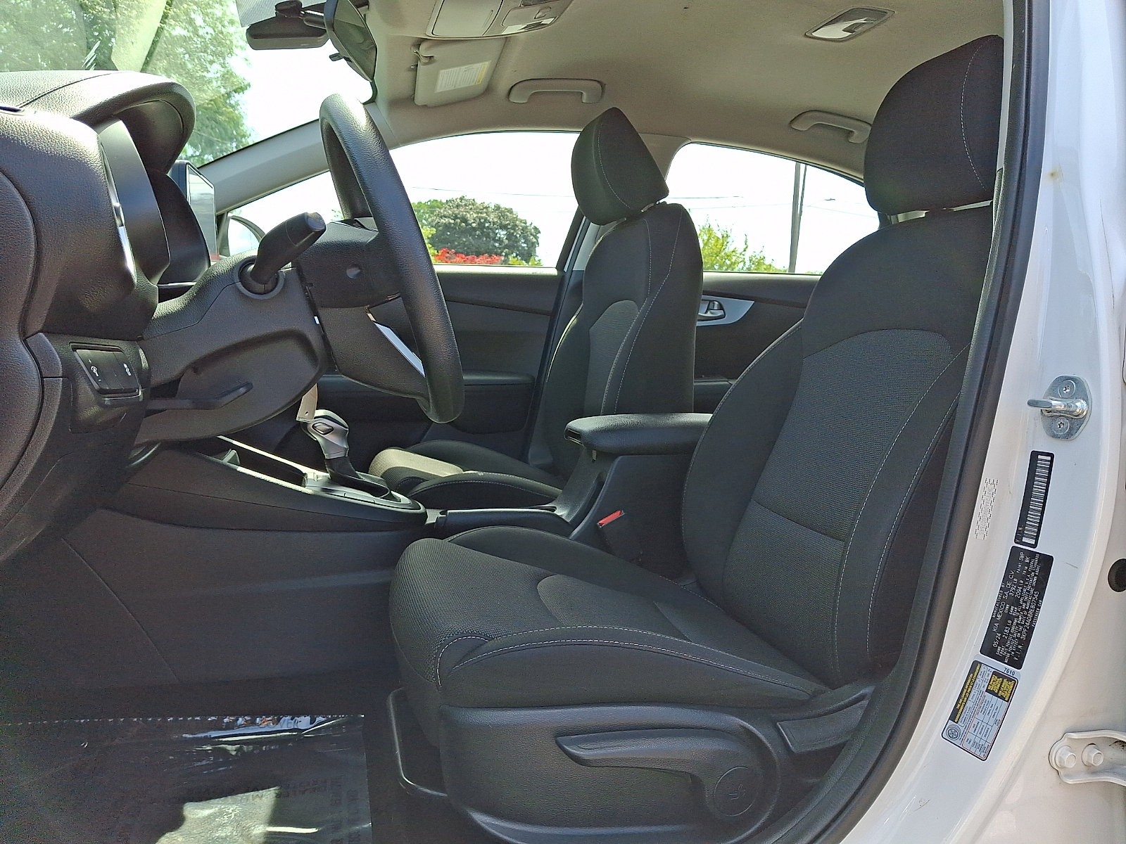 Used 2024 Kia Forte LXS FWD image 13