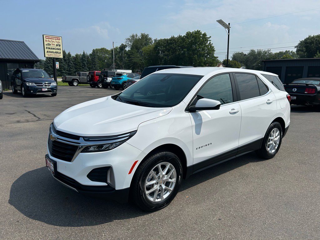 Used 2023 Chevrolet Equinox LT w/ Driver Convenience Package image 4