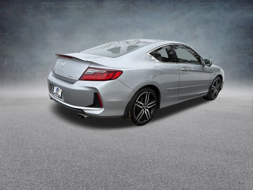 Used 2016 Honda Accord Touring image 5