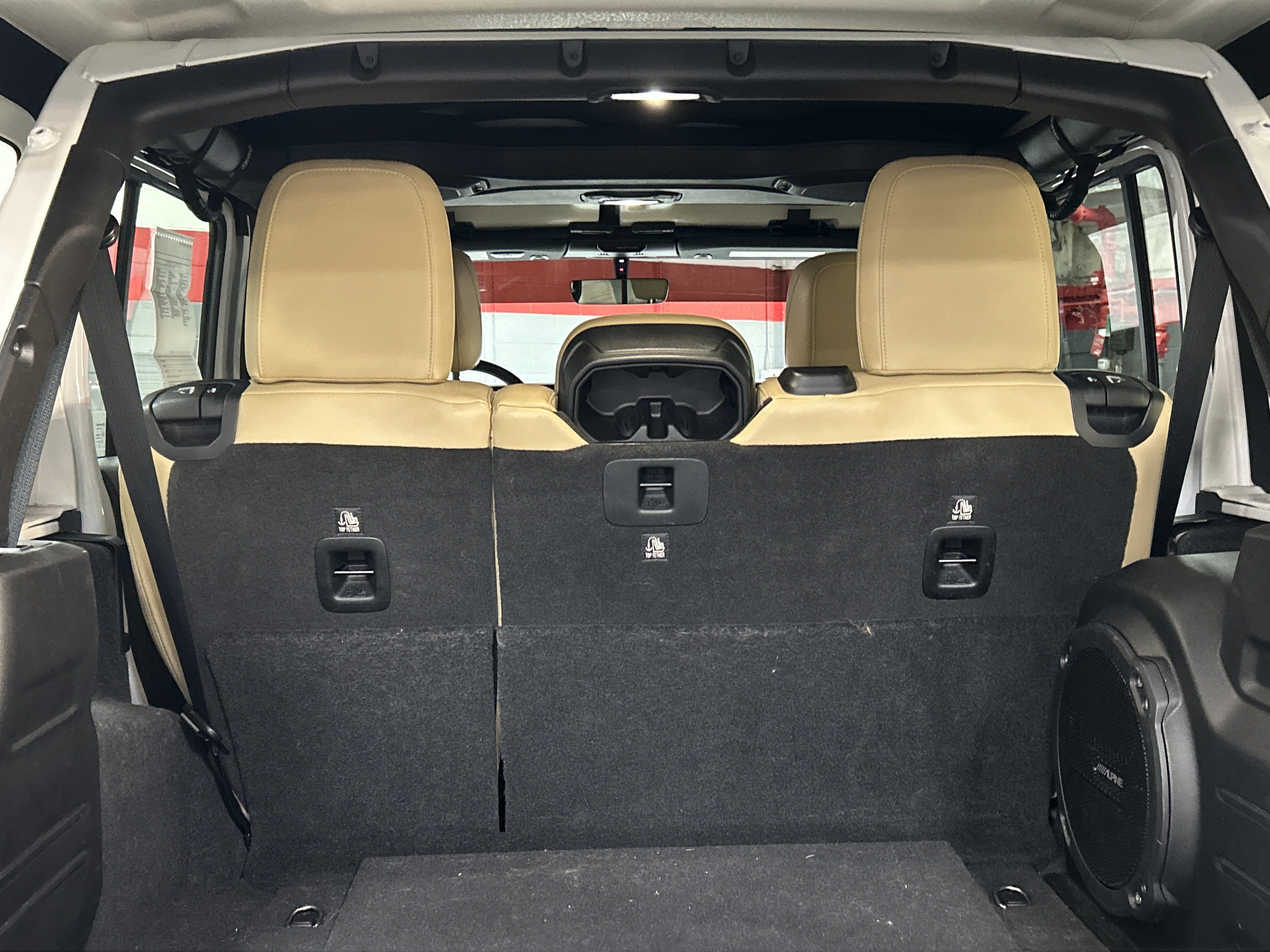 Used 2018 Jeep Wrangler Unlimited Rubicon AWD/4WD image 34