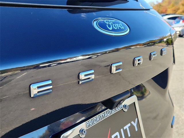 Used 2021 Ford Escape SE image 30