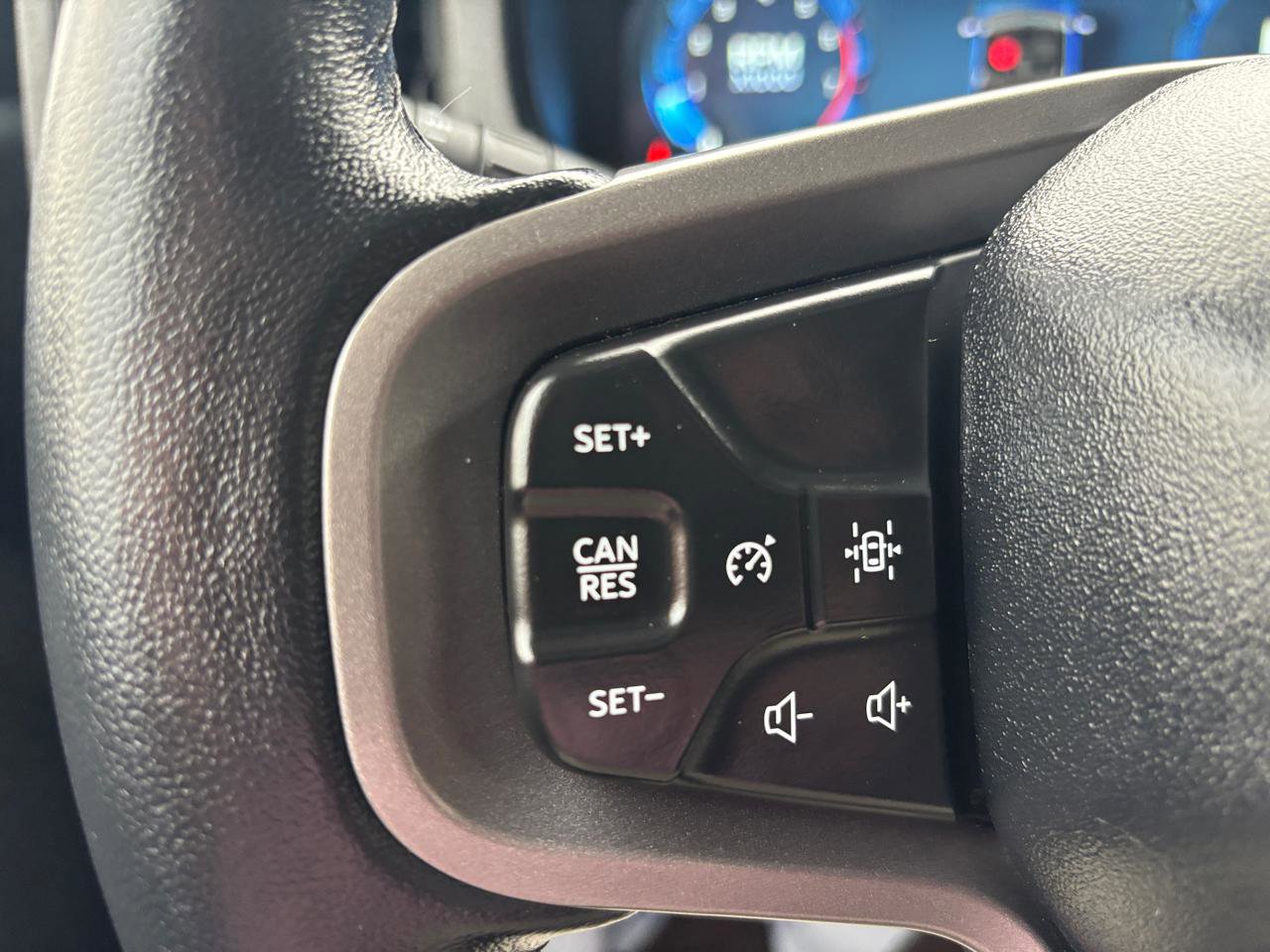 Used 2025 Ford Bronco Badlands image 15