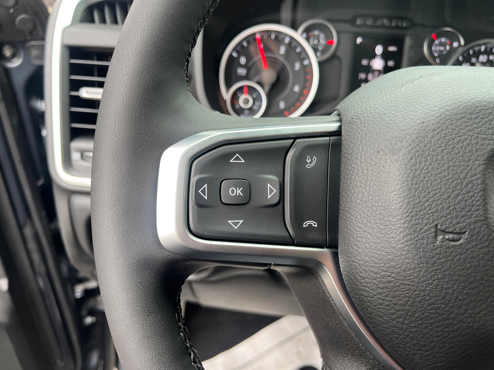 New 2025 RAM 2500 Big Horn AWD/4WD image 17