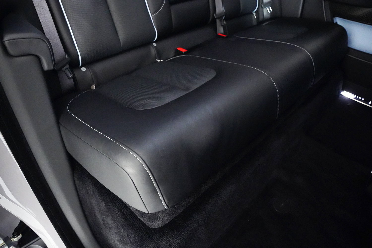 Used 2024 Rolls-Royce Cullinan Black Badge image 29