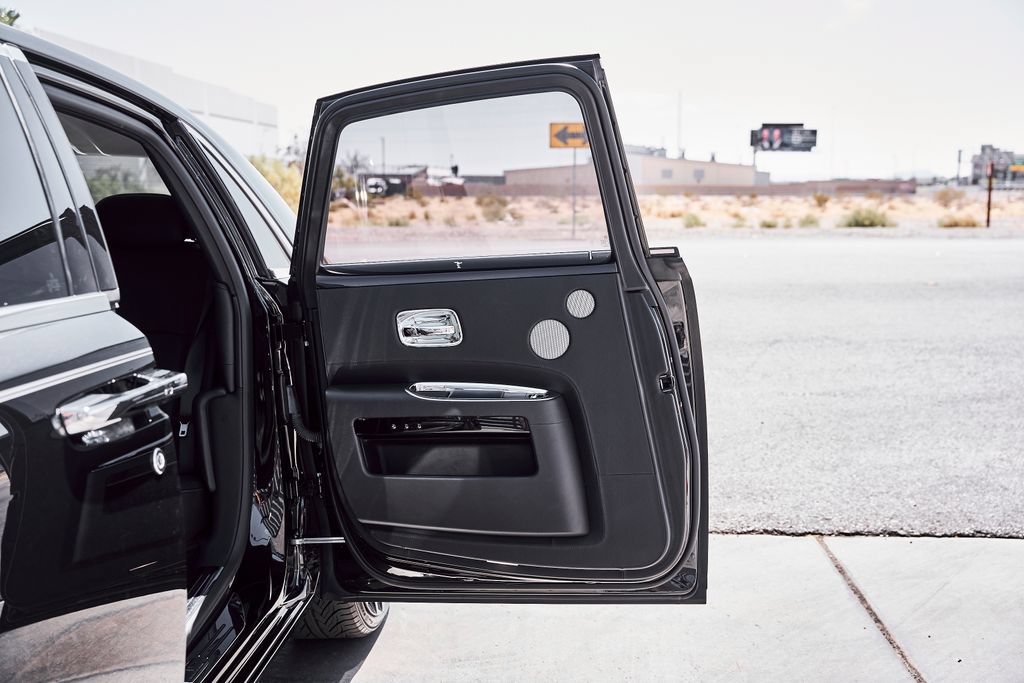 Used 2014 Rolls-Royce Ghost RWD image 27