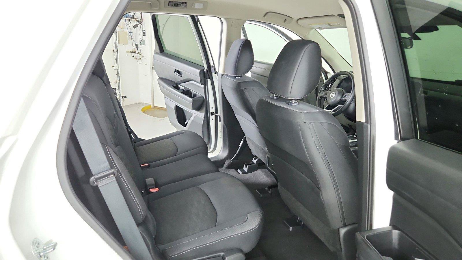 Certified 2025 Nissan Pathfinder SV FWD image 25