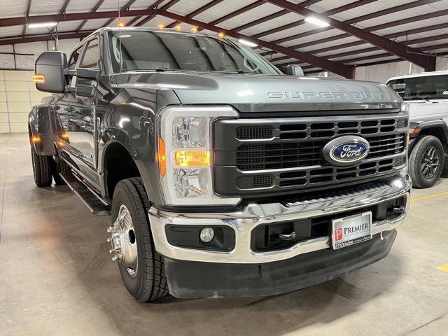 Used 2025 Ford F350 XL w/ XL Chrome Package image 1