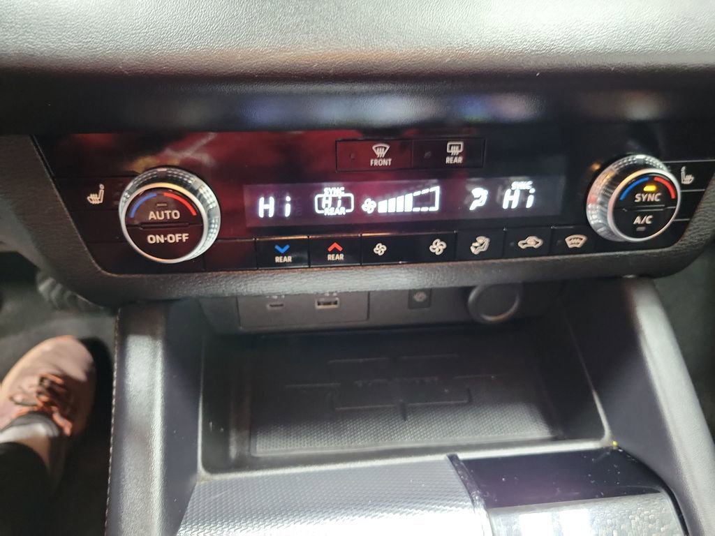 Used 2024 Mitsubishi Outlander SEL image 56