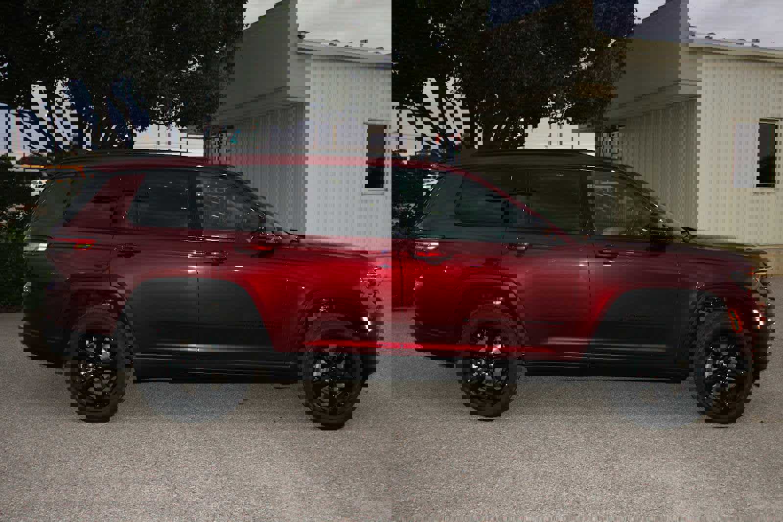 New 2025 Jeep Grand Cherokee L Limited w/ Luxury Tech Group II image 3