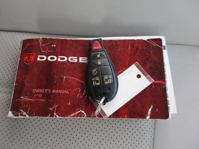 Used 2009 Dodge Grand Caravan SXT image 26