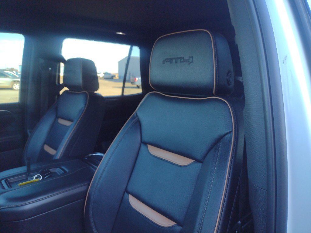 Used 2024 GMC Yukon AT4 w/ AT4 Premium Package image 21