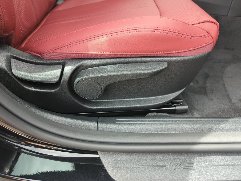 New 2027 Kia K5 GT-Line image 36