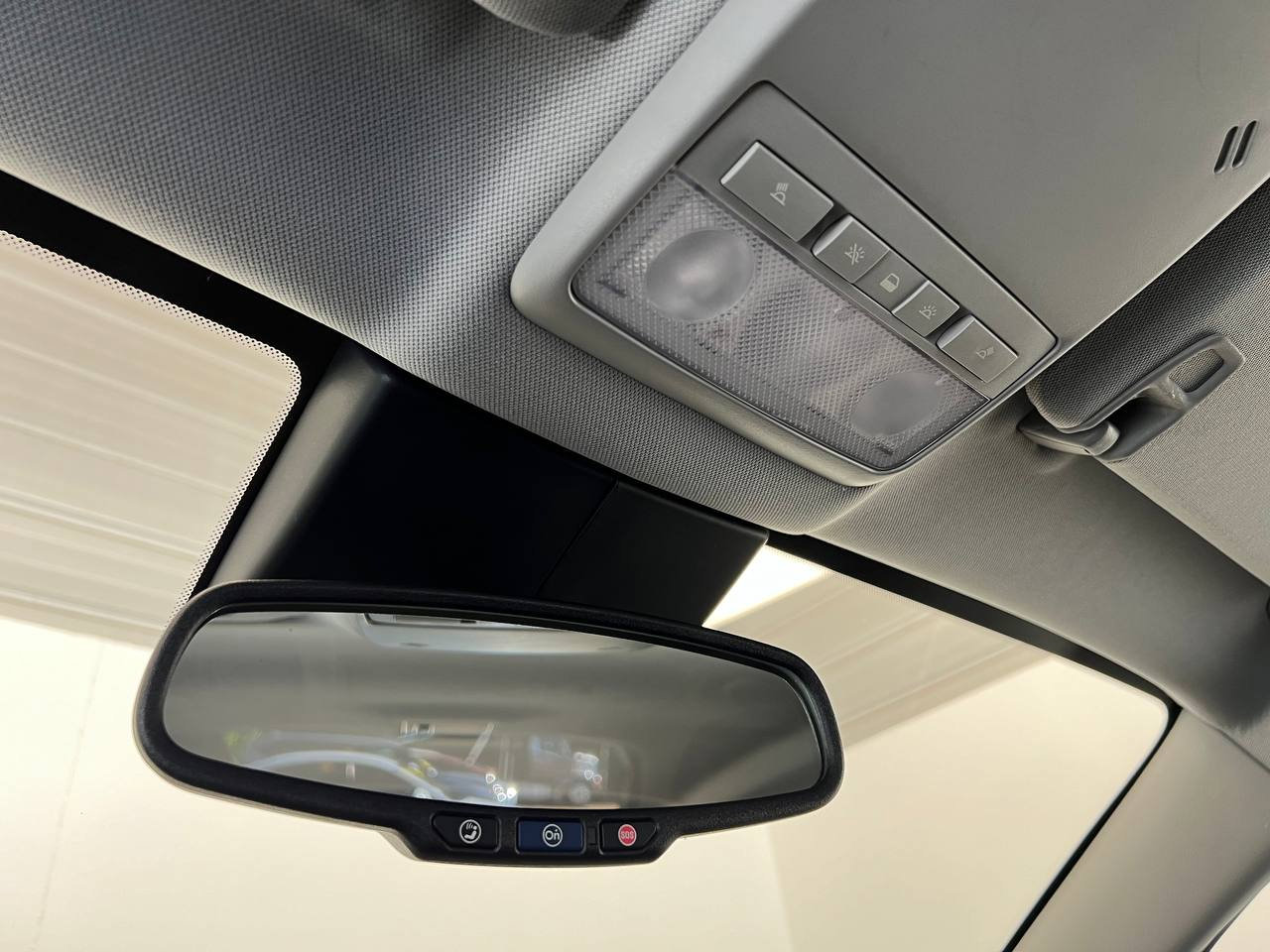 Used 2019 Chevrolet Trax LT w/ LT Convenience Package image 24