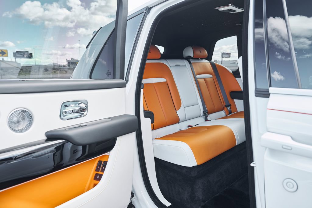 Used 2026 Rolls-Royce Cullinan AWD/4WD image 30