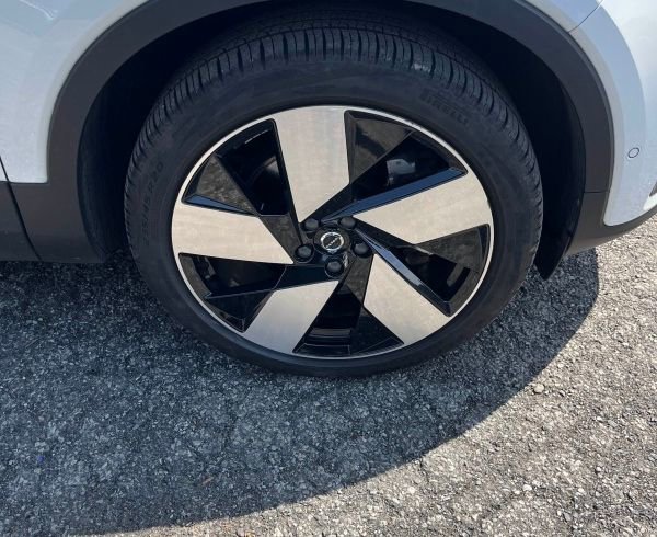 Used 2023 Volvo XC40 Recharge Ultimate w/ Protection Package Premier AWD/4WD image 8