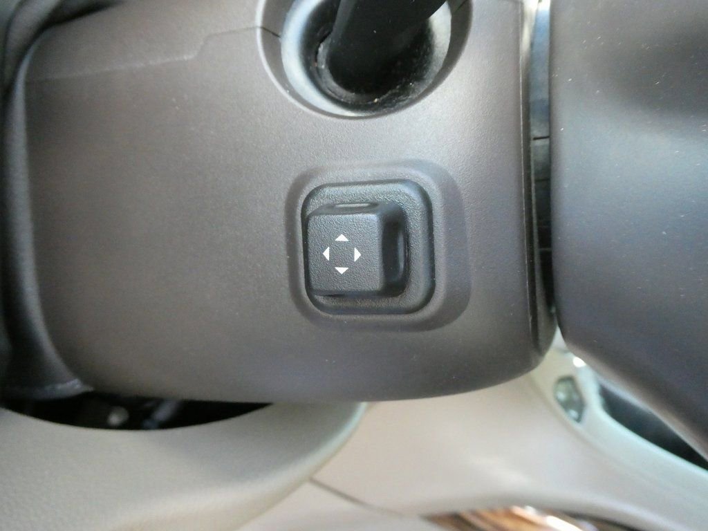 Used 2020 GMC Yukon XL SLT w/ Premium Edition image 33