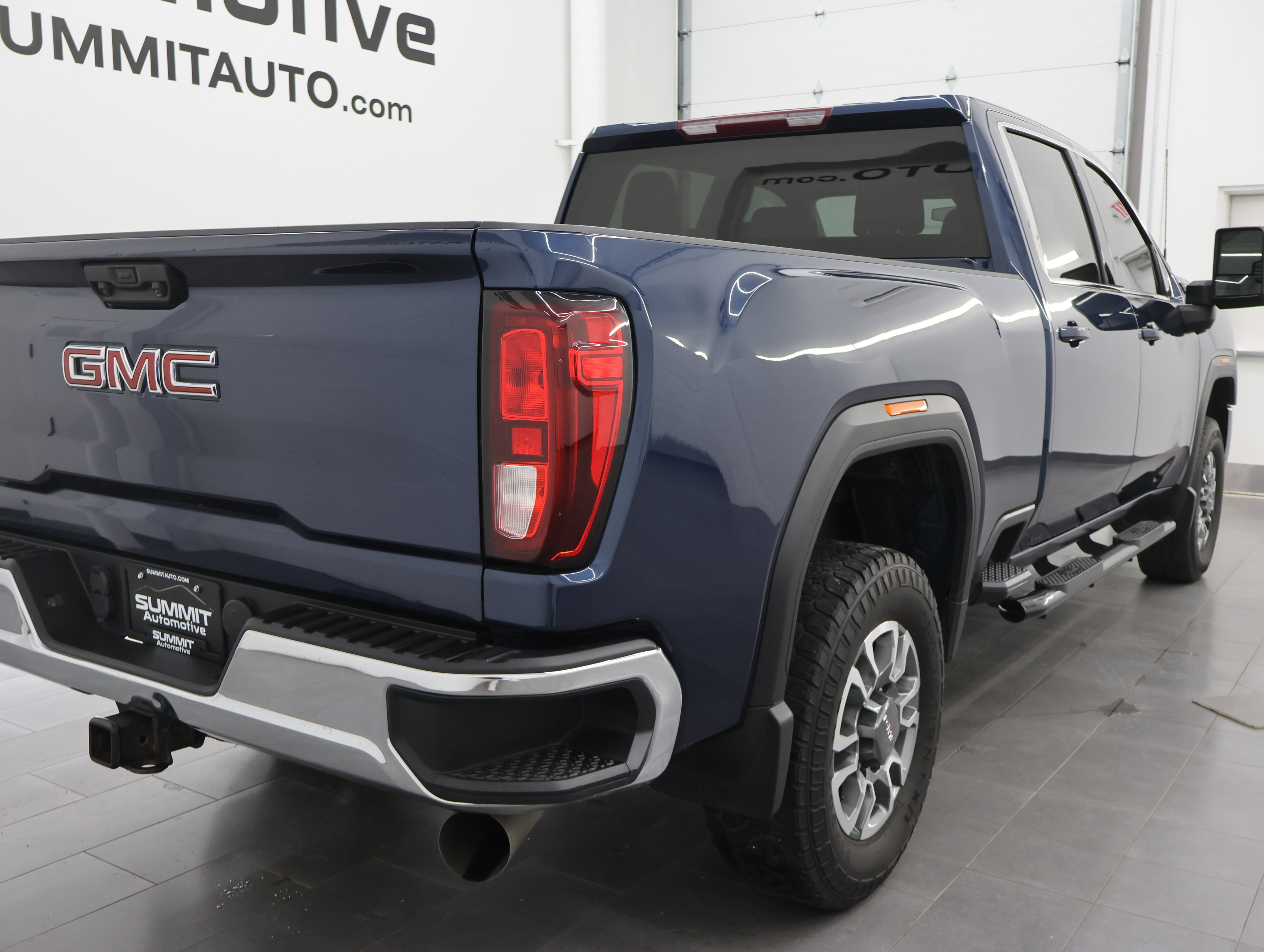 Used 2023 GMC Sierra 2500 SLE AWD/4WD image 4