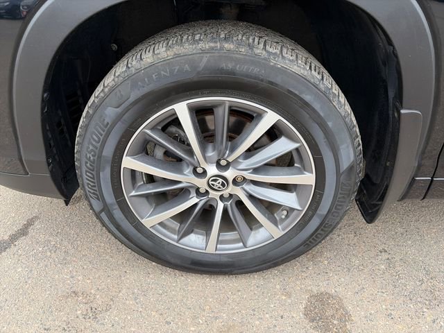 Used 2018 Toyota Highlander XLE w/ Protection Package #3 AWD/4WD image 13