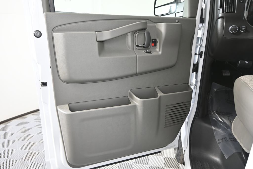 New 2026 Chevrolet Express 3500 image 17