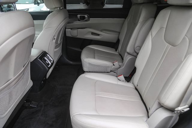 Used 2021 Kia Sorento S FWD image 20