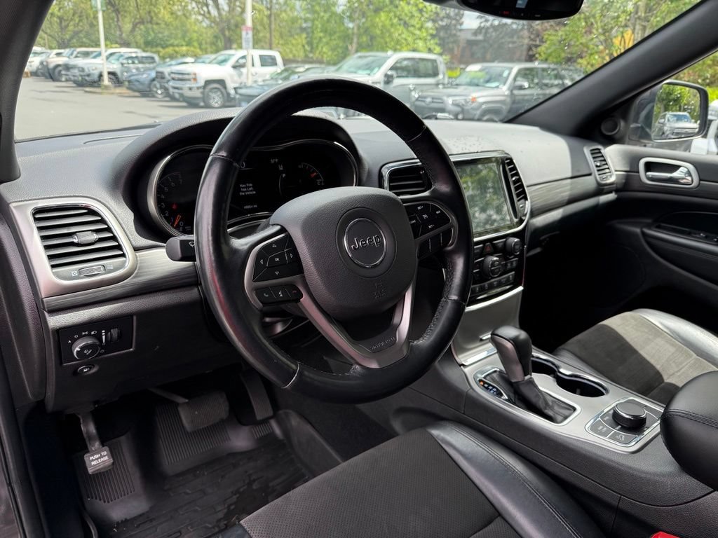 Used 2021 Jeep Grand Cherokee Laredo AWD/4WD image 13