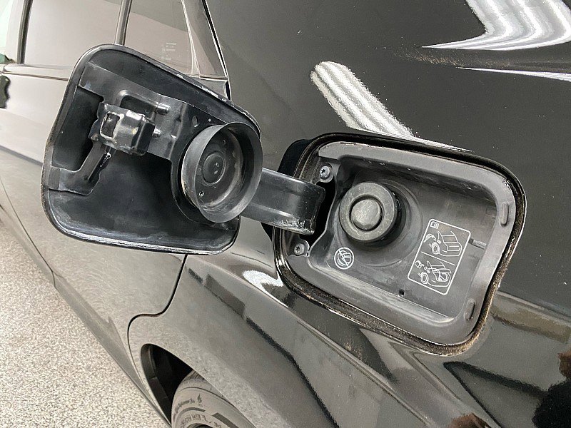 Used 2022 Chrysler 300 Touring w/ Sport Appearance Package image 28