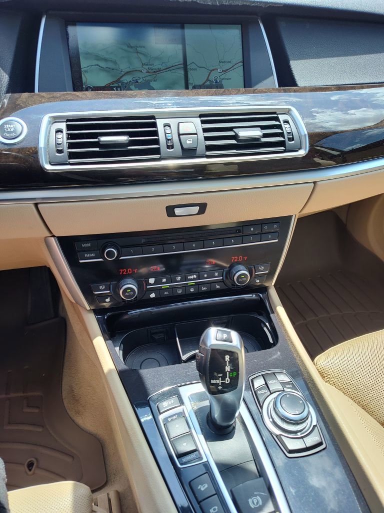 Used 2011 BMW 535i xDrive image 8