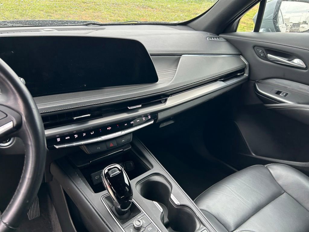 Used 2024 Cadillac XT4 Premium Luxury FWD image 13