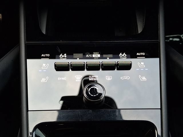 Certified 2025 Porsche Cayenne Turbo AWD/4WD image 19