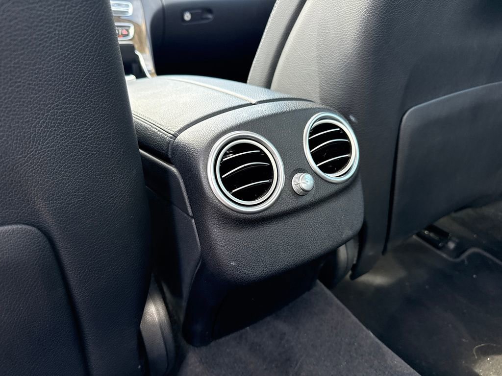 Used 2018 Mercedes-Benz C 300 4MATIC Sedan image 20