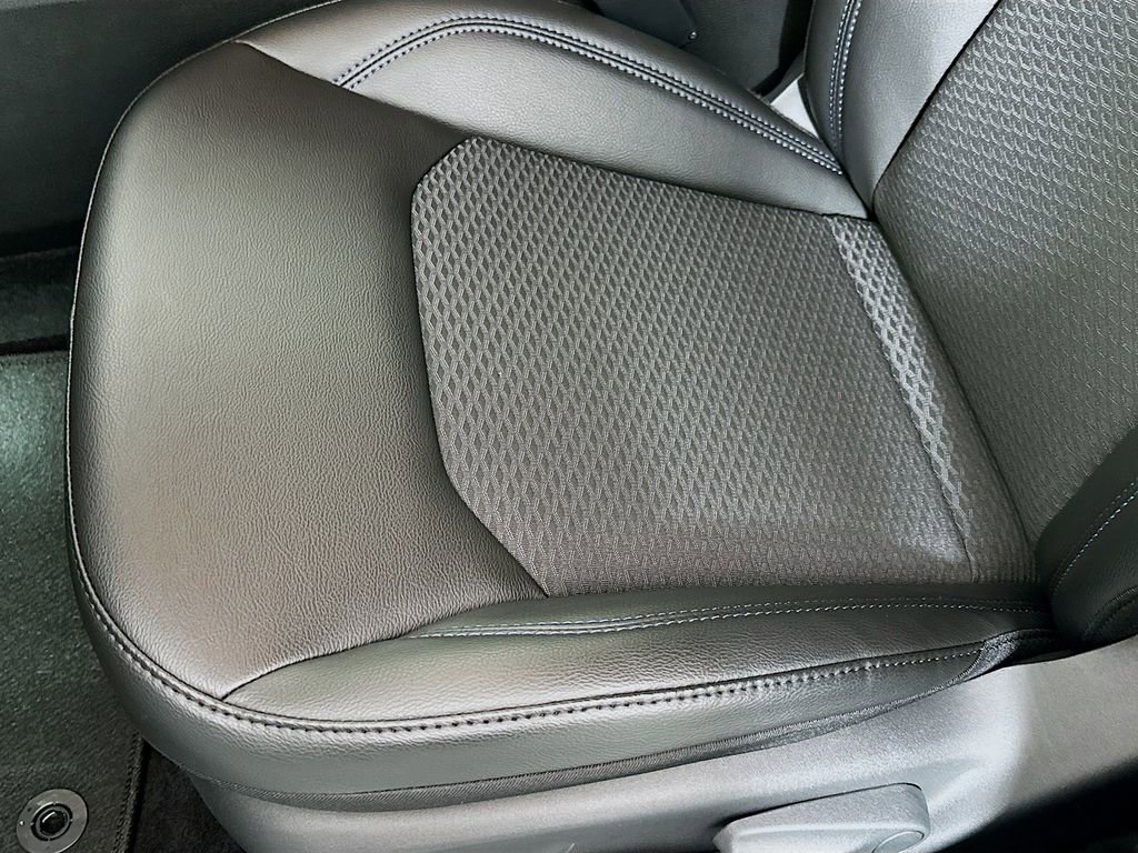 New 2026 Jeep Compass Latitude image 19