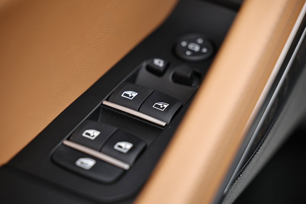 New 2026 BMW X6 xDrive40i w/ Premium Package image 18