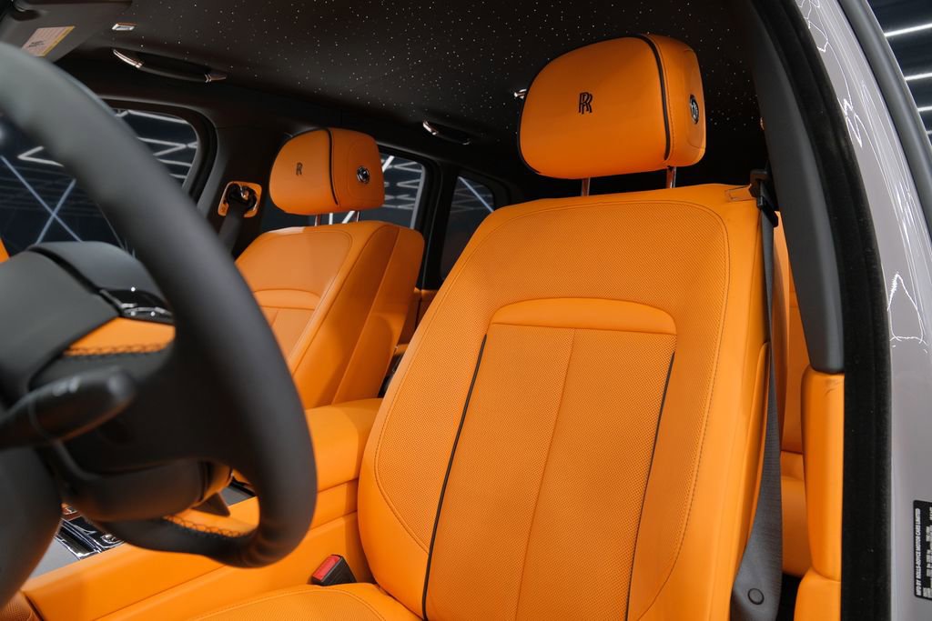 Used 2026 Rolls-Royce Cullinan AWD/4WD image 38