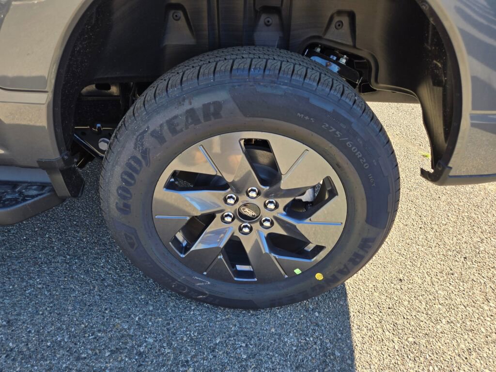 New 2025 Ford F150 Lightning Flash AWD/4WD image 9