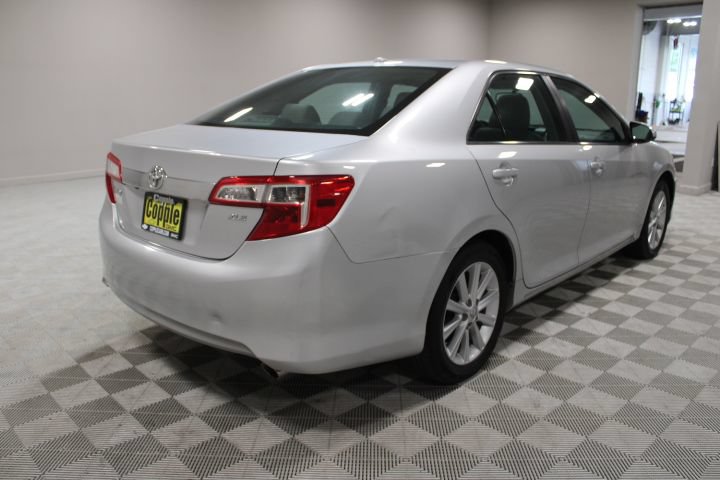 Used 2013 Toyota Camry XLE w/ Leather Pkg FWD image 12