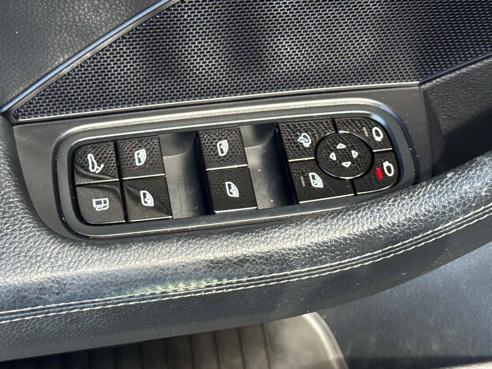 Used 2020 Porsche Panamera 4 image 17