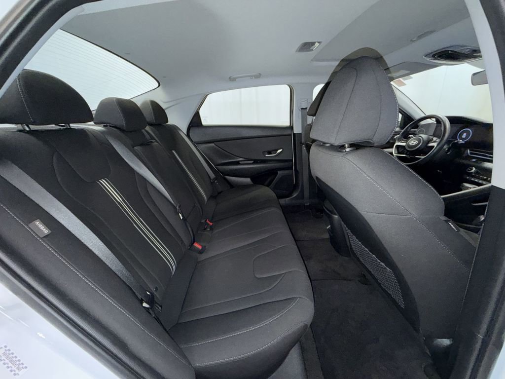 Used 2024 Hyundai Elantra SEL w/ Convenience Package image 11