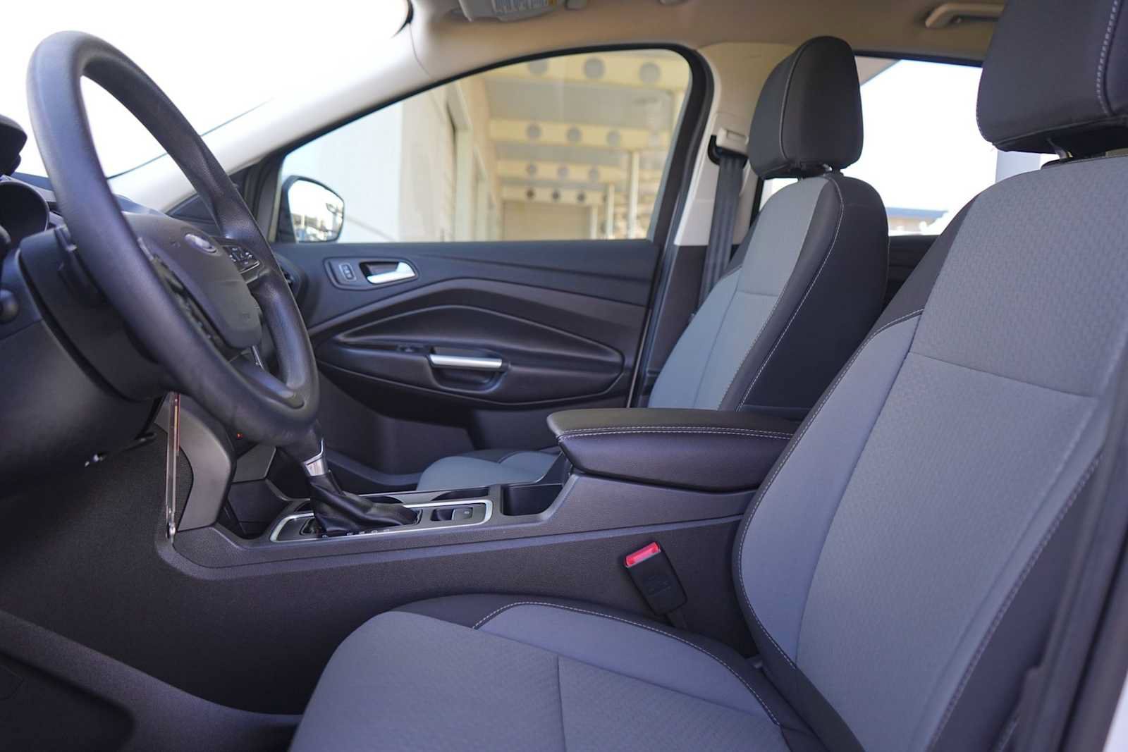 Used 2017 Ford Escape SE FWD image 11